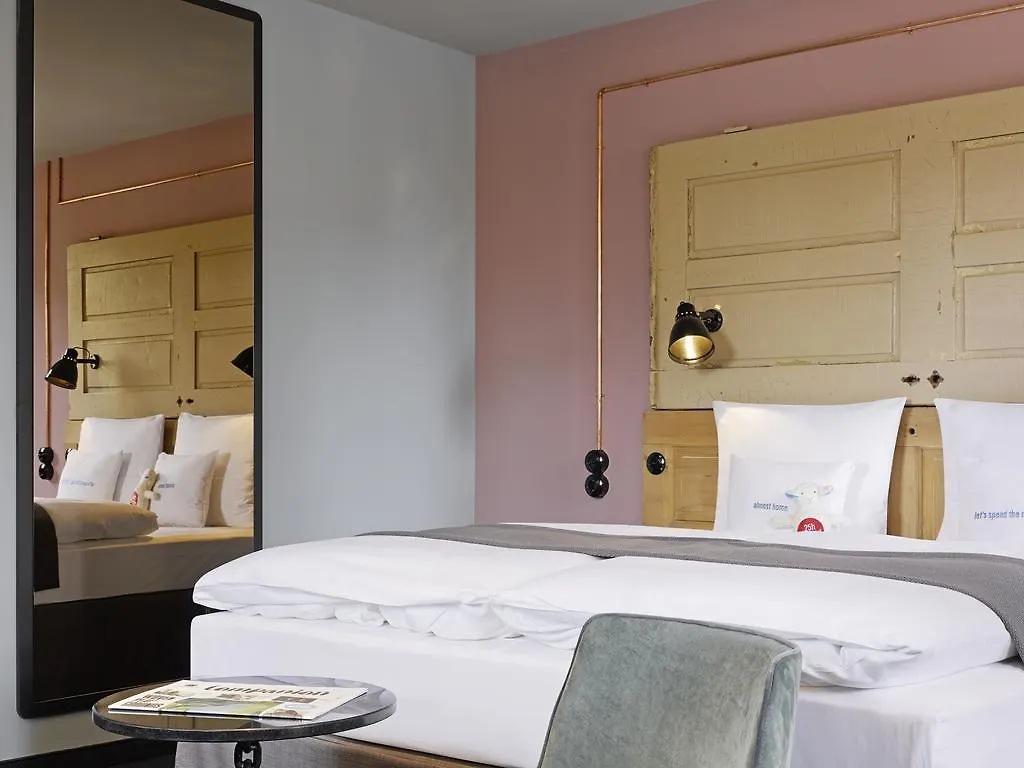 ****  25Hours Hotel Altes Hafenamt Hamburg Germany